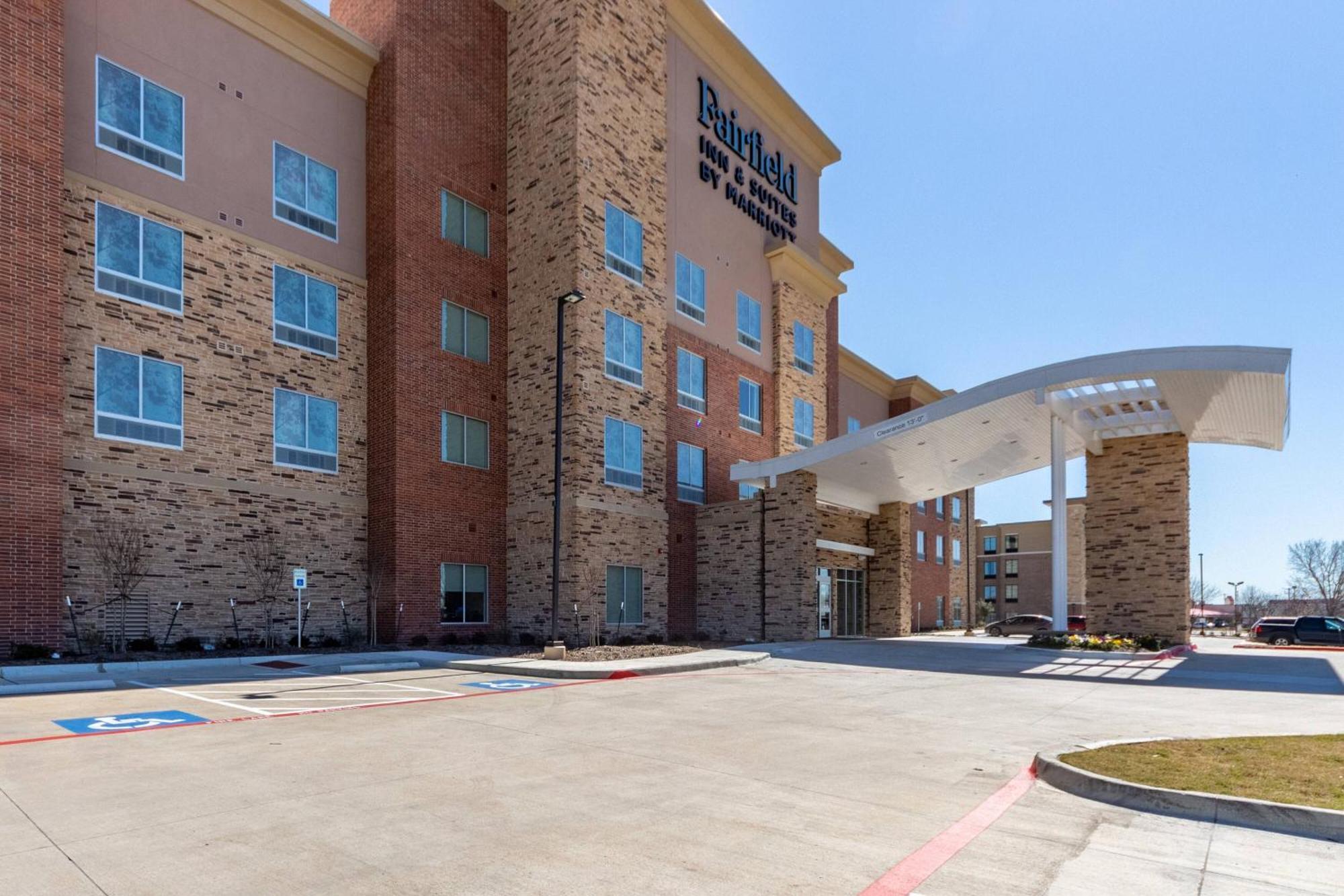 Fairfield Inn & Suites Dallas Arlington South Экстерьер фото